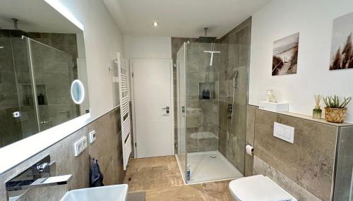 M&K Homes Eleganter Neubau zwischen Hamburg&Ostsee mit Parkplatz - Foto 3, towels, Shower