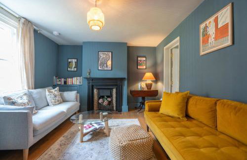 Spacious City-Centre House near Train Station & Business School, with Garden - Foto 3