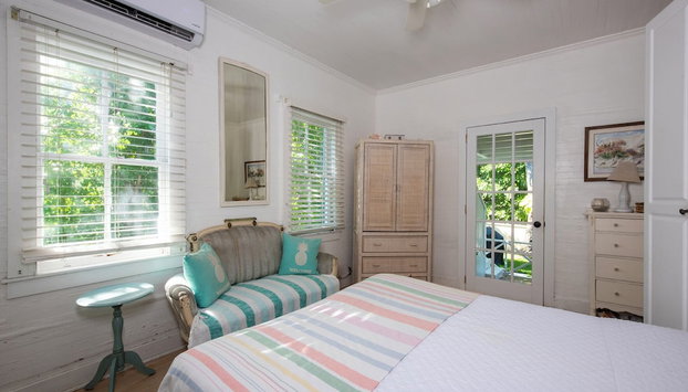 Island Serenity: Charming Watercolor Cottage Near Beach - Foto 2, Habitación