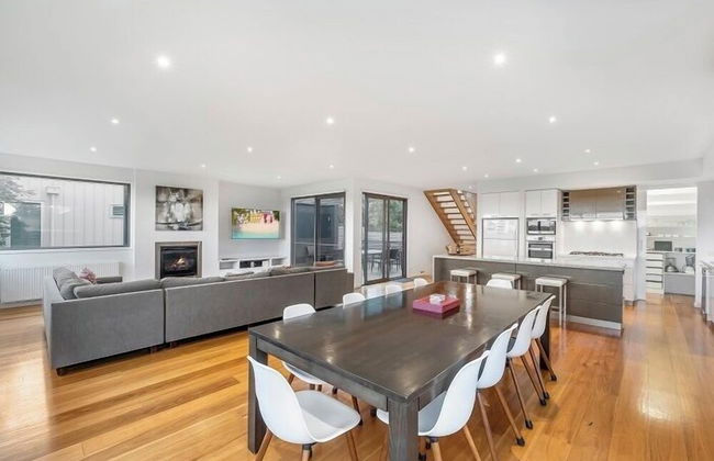 Gorgeous 5 Bedroom - Golf Course Views - Photo 7