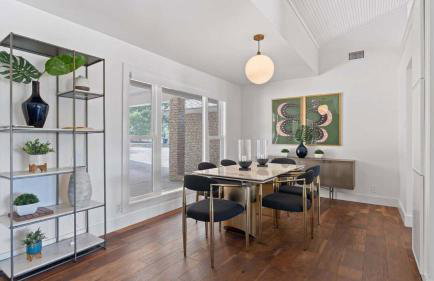 Luxurious Modern Retreat with Private Pool & Patio - Foto 15