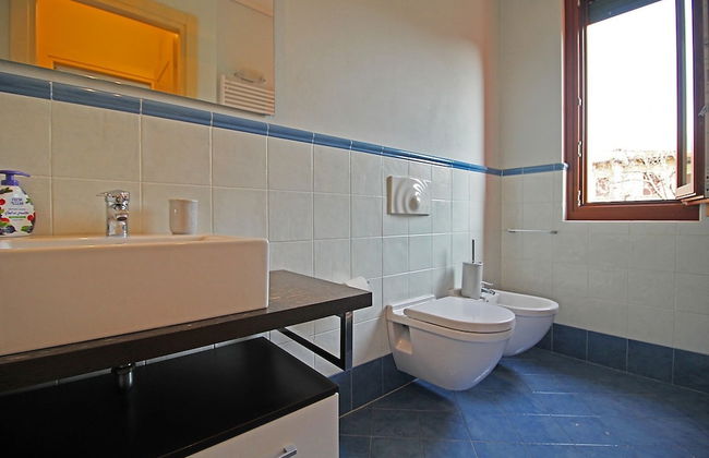 Apartment Self - Photo 15