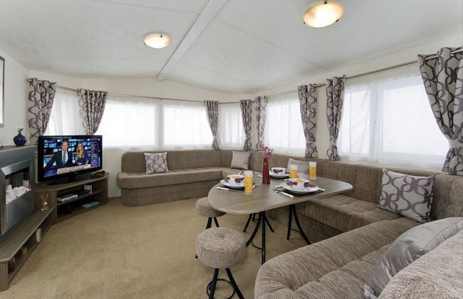 Stunning 4-bed Caravan in Mablethorpe Sleeps 10 - Foto 6