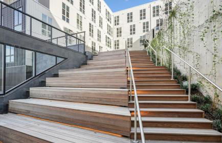 Landing Modern 2BD Gym Yoga Studio - Foto 25