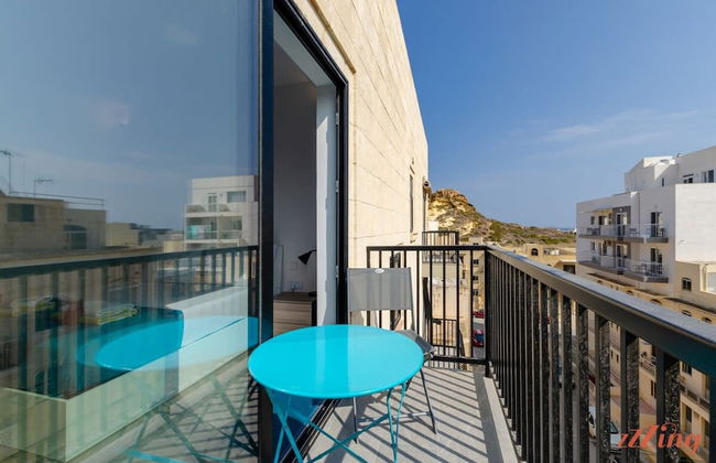 2 Bed Apartment w Distant Sea and Country Views - Foto 11