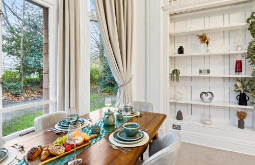 Luxe Victorian Spacious Home Sefton Park with Parking - Foto 46