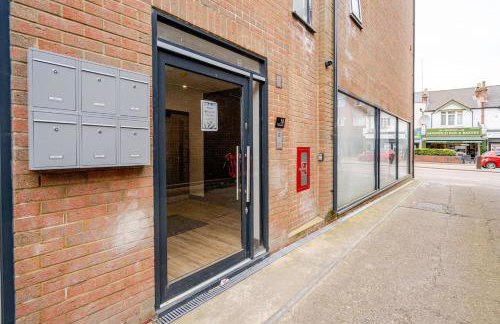 Luxury Apartment Close to Elstree & Borehamwood Station - Photo 6