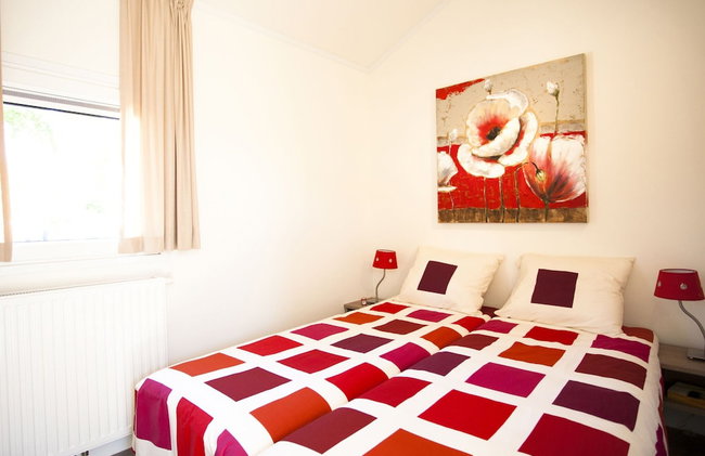 Enchanting Chalet 600 m From the sea - Photo 3