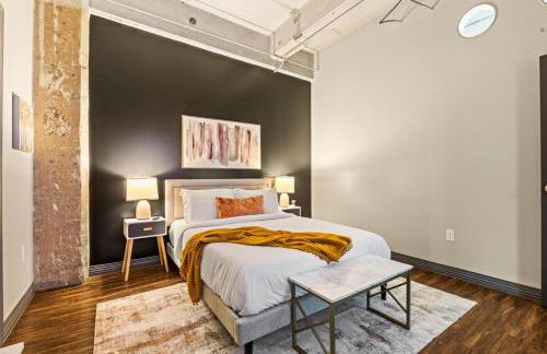 Heart of Downtown Dallas 2BR 2BA Getaway - Photo 23