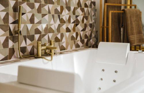 Le Saint-Sauveur - Balneotherapy Bathtub - Hypercentre - Foto 6