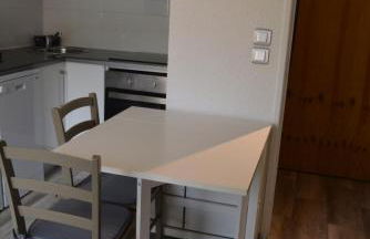 Studio MARMOTTE FONT-ROMEU 4 personnes avec balcon Résidence VAL SOLEIL entièrement rénové en juin 2021 place de PARKING & WIFI gratuit , draps & serviettes de toilettes non inclus, sabanas y toallas no incluidos - Foto 8