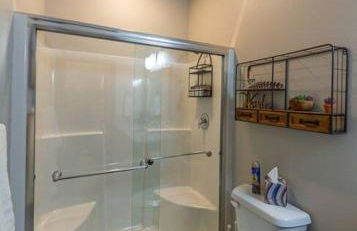 Wonderful Triplex Unit With Spectacular Lake View! - Foto 10