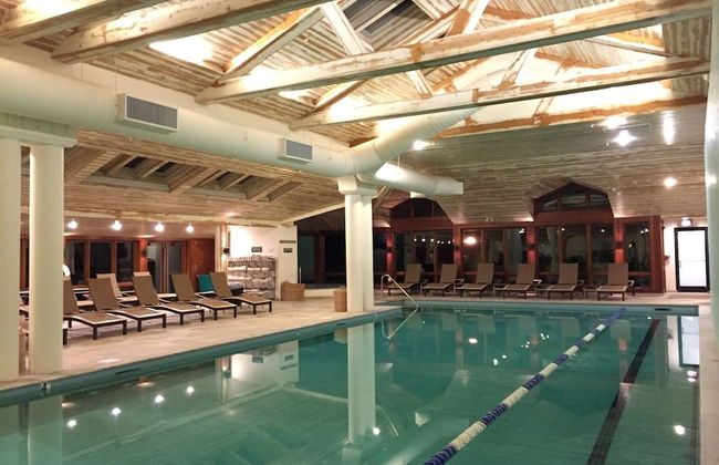 2BR Topnotch Condo - Photo 13