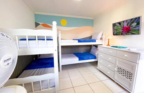 Recantos Pinheiros - Casa inteira, até 15 hóspedes - Piscina privativa, sinuca, ar condicionado e TVs nos 4 quartos - Condomínio Orla 500, lado praia - Unamar, Cabo Frio-RJ - Foto 40