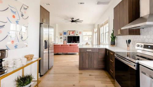 Bachelor/Bachelorette Mansion In the Heart of ATX - Photo 5