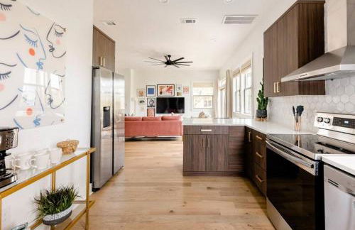 Bachelor/Bachelorette Mansion In the Heart of ATX - Photo 5