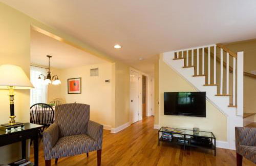 3BR Beautiful Remodeled Victorian w/ Beach Locker - Foto 4