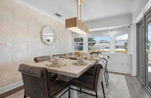 Bayside Hideaway! Private pool with water view and canal side dock! Available for Summer! - Foto 17