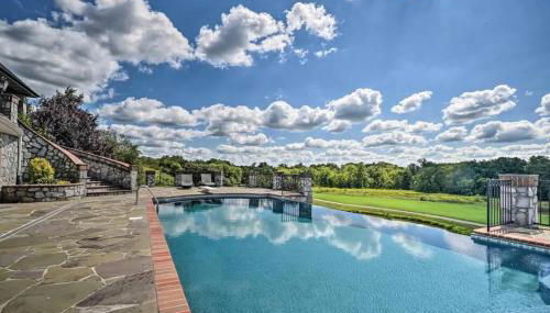 Manor on the 7th - Photo 3