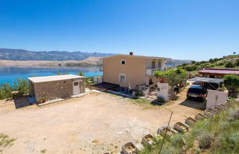 1 Bedroom Stunning Apartment In Bosana - Photo 16