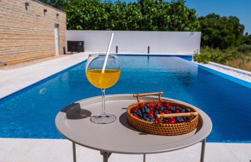 Villa Matea - heated pool, peace, view - Photo 10