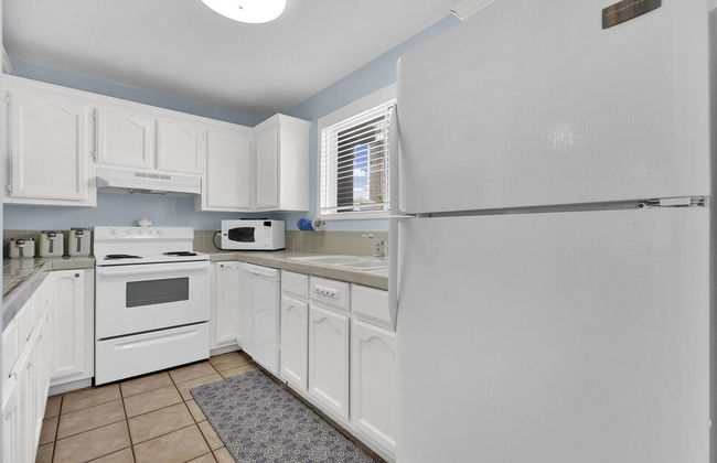 2-story Condo Next to Beach w/ Ocean Views! - Foto 15