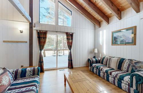 Less Than 2 Mi to Tahoe Donner Ski Resort Serene Retreat - Foto 3