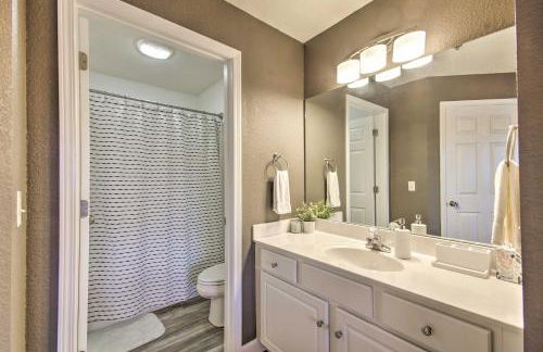 Screened Balcony with Views Sleek Lake Ozark Gem! - Foto 13