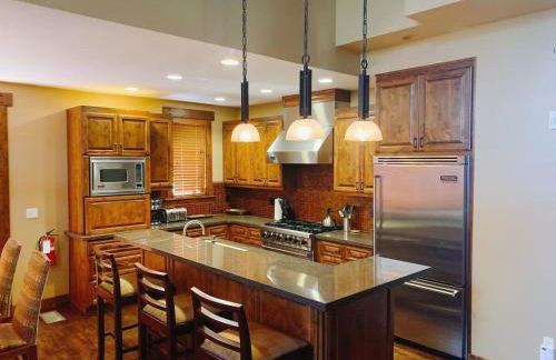 Luxury Northstar Home| hot tub| walk to ski lifts - Foto 10