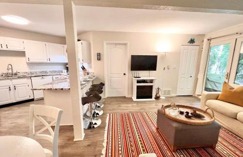 Windmill Cottage at Abbey Springs Near Lake & Shops! - Foto 8