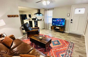 Golden Hour Getaway - Photo 2