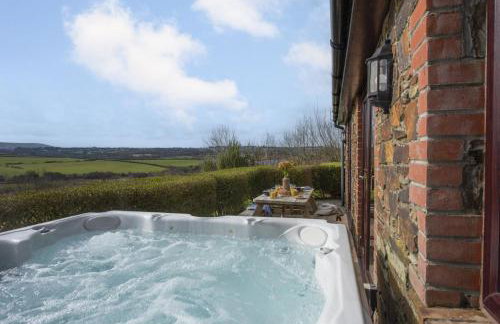 Hot Tub Bungalow - Close to Portreath - Free WiFi - Free Parking - Pet Friendly - Foto 6