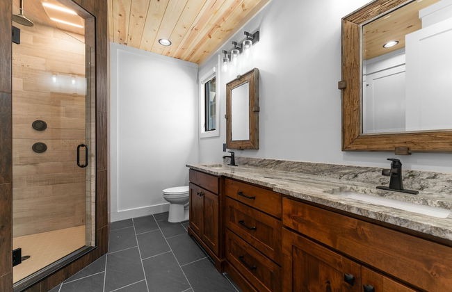 Gray Fox Lodge by Avantstay Waterslide Pool Theater Sleeps 23 - Foto 35