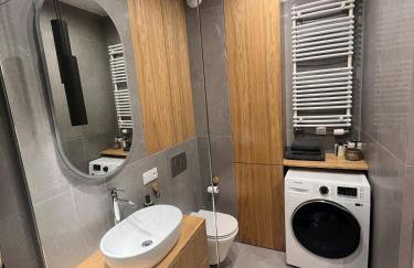 Designerski Apartament Wola - Parking Gratis - Klimatyzacja - Blisko Centrum - SmartTV - Foto 6