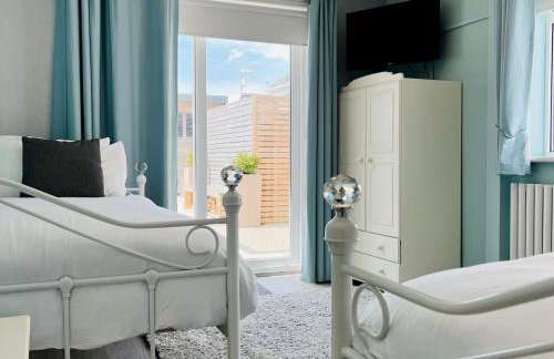 Fabulous Beach Front Holiday Location - Pass the Keys - Photo 31