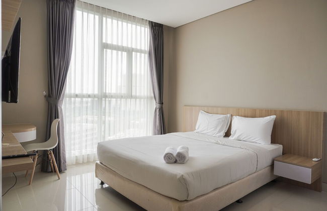 Minimalist and Comfort Living 1BR at Ciputra International Apartment - Foto 1