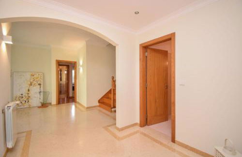 Spacious 4-Bedroom Villa with Private Heated Pool in Quinta da Beloura Sintra Ideal for Families & Long Stays - Foto 26