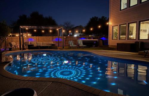 Georgian 5BR Retreat Heat Chilled Pool + Hot Tub - Foto 1