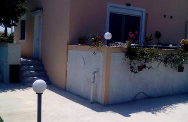 Studios ΣΤΟΥΣ ΠΥΡΓΟΥΣ ΘΕΡΜΗΣ - Foto 4