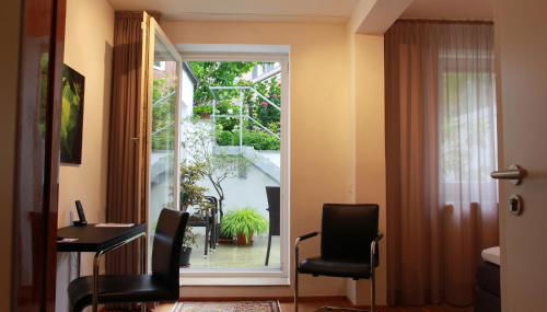 FirstClass Apartments - Foto 2, Garden view