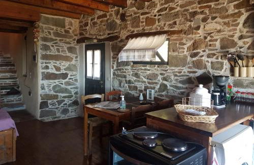 Chios Houses, beautiful restored traditional stone houses with an astonishing seaview - Foto 30