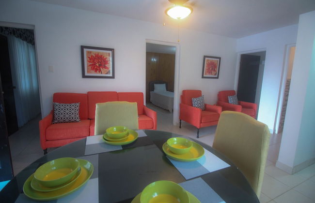 Kenwood Villa - Photo 13