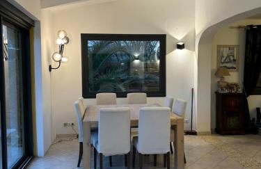 Villa Soleil Piscine Jacuzzi Pétanque Espace bbq billard et salons extérieurs - Foto 43