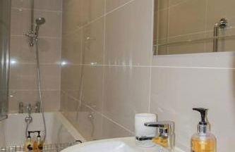 Spacious two bedroom, two bathroom Beach Nest with garden - Foto 17