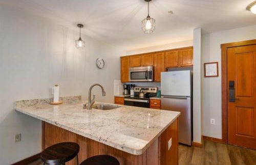 Lux Stay USA Pool view PanoramaSki-inOutHot Tub AS239 - Foto 7