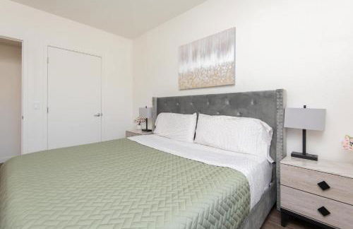 Snazzy 3BR Apt Hollywood with Pool & Spa - Foto 34