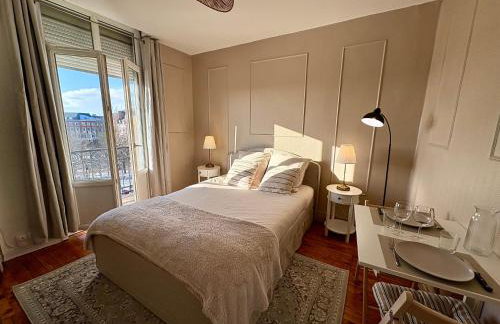 Suite Style Hôtel avec Balcon Vue Gare Netflix - Foto 23