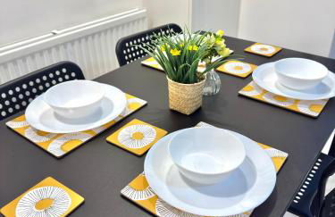 Rushden Home - Perfect for Contractors - Free Parking - Sleeps 5 - Garden - Netflix and HDR TV - Foto 53