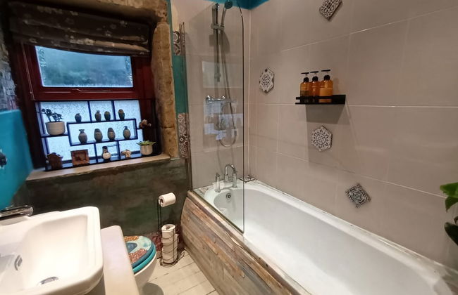 Eclectic Artists Cottage in Bohemian Hebden Bridge - Foto 17