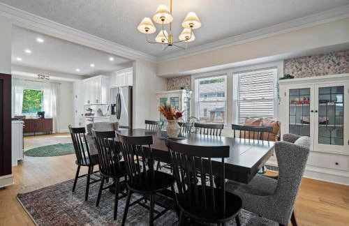 Spacious 4BR in Kamms Corners Cleveland - Game Room - Sleeps 9 - Foto 14